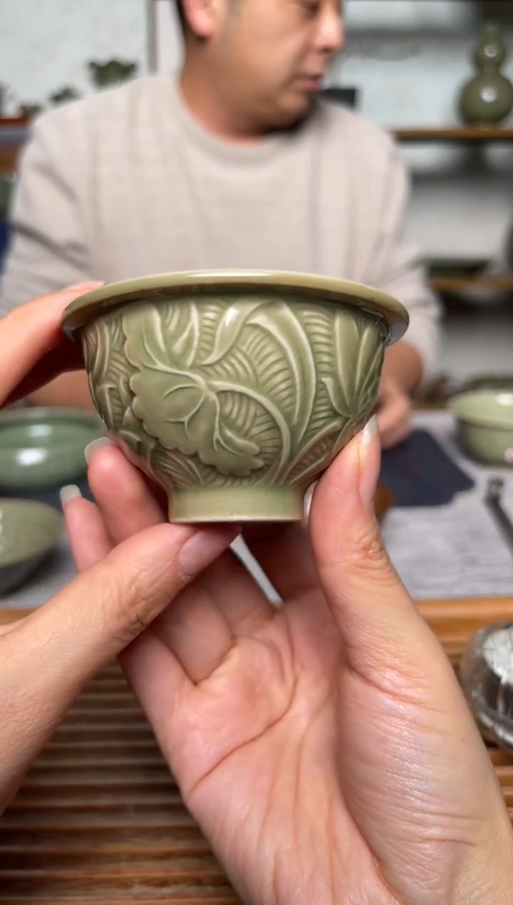 【闪购商品】其他秘色莲纹铃铛杯 微瑕福利