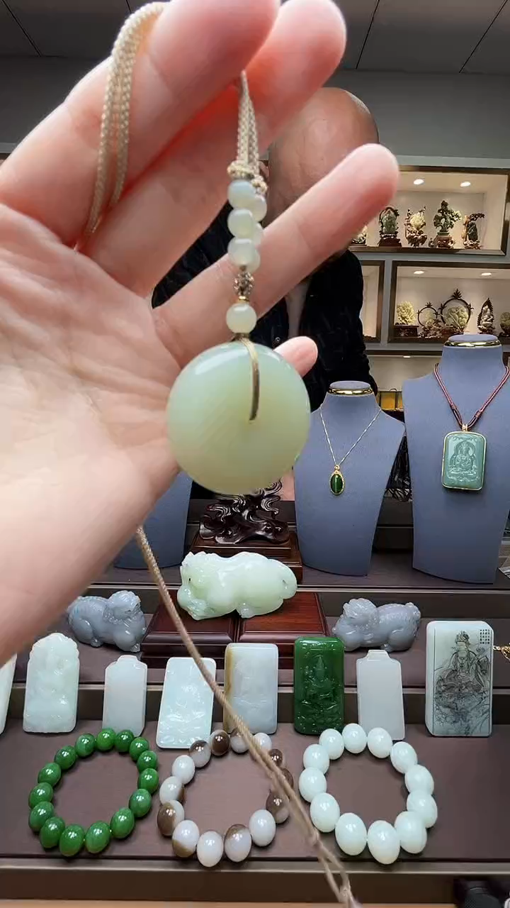 【闪购商品】和田玉颈饰未镶嵌苏