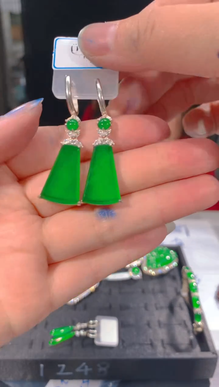 【闪购商品】定制翡翠未镶嵌100多样性发货（发其一）