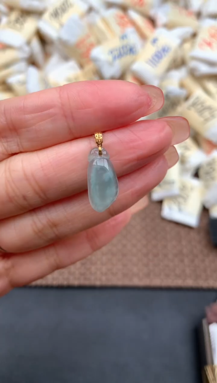 18K金镶嵌挂件翡翠1