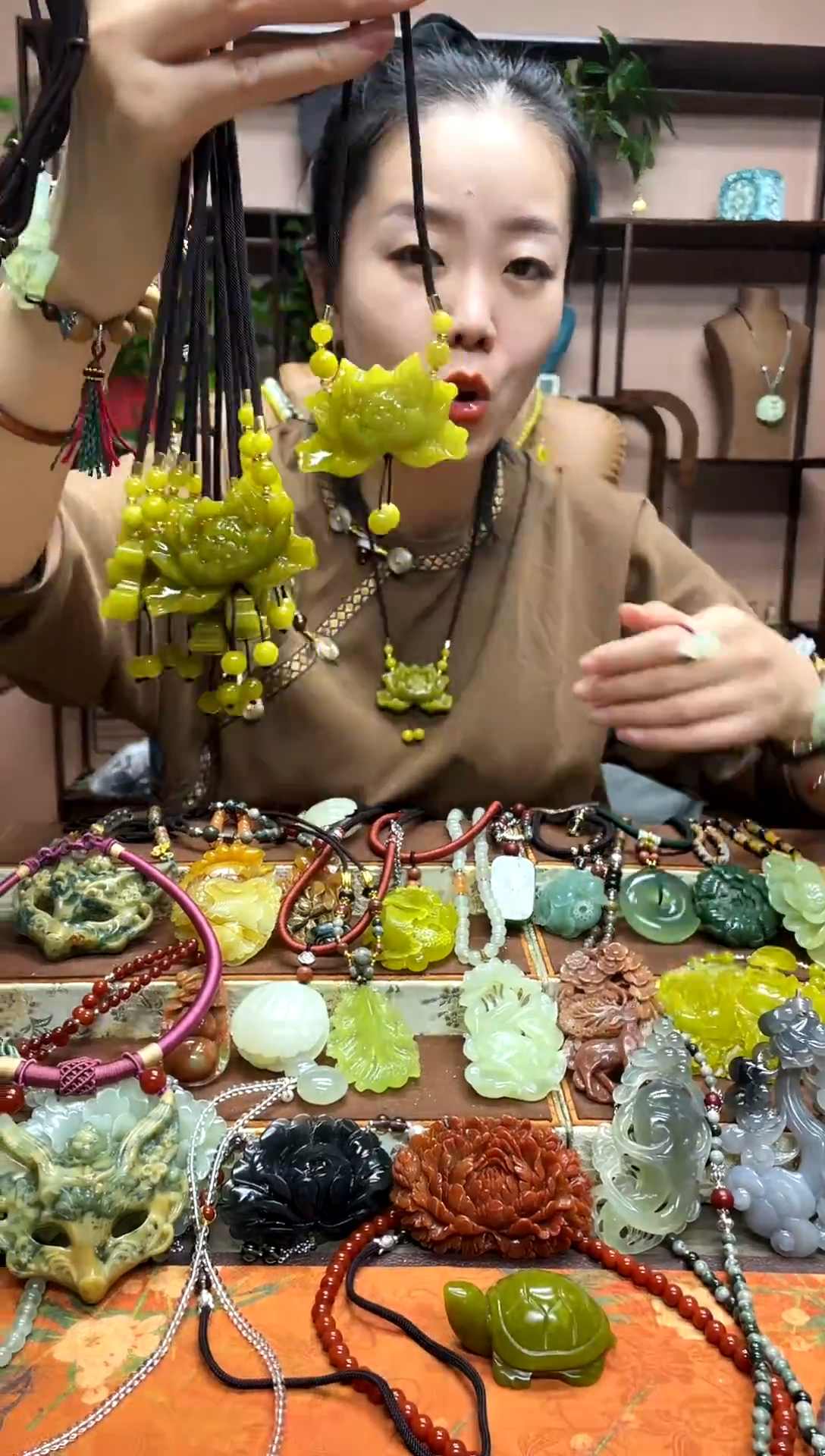 未镶嵌岫玉吊坠多样性发货发其中之一