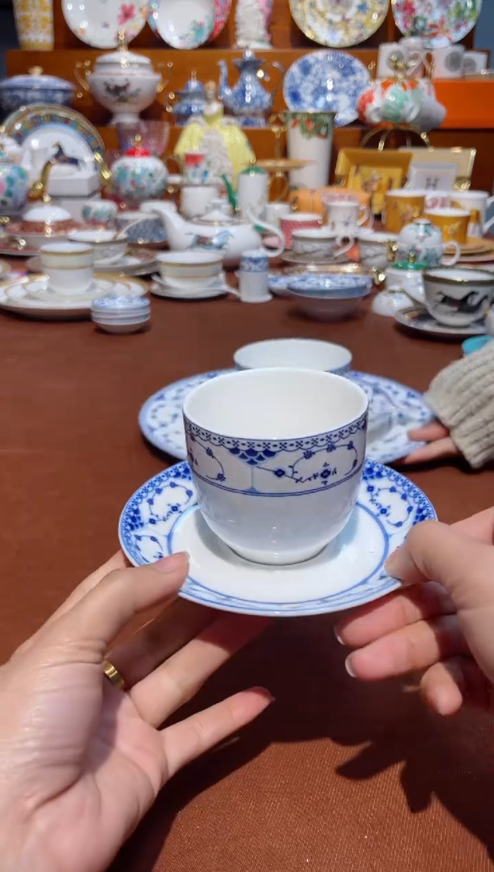 【闪购商品】瓷片青花杯碟······