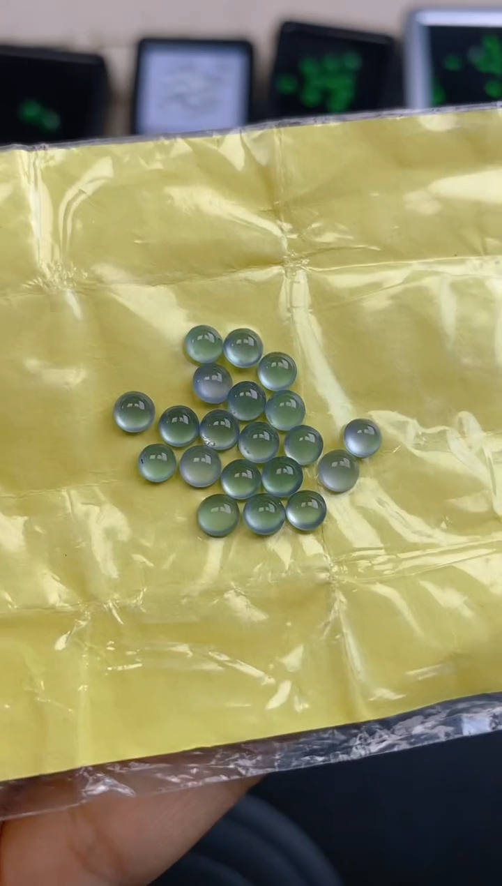 定制翡翠未镶嵌天然翡翠蛋面30