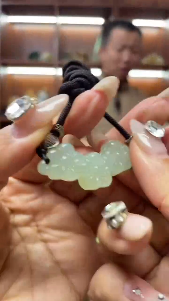 未镶嵌岫玉挂件 