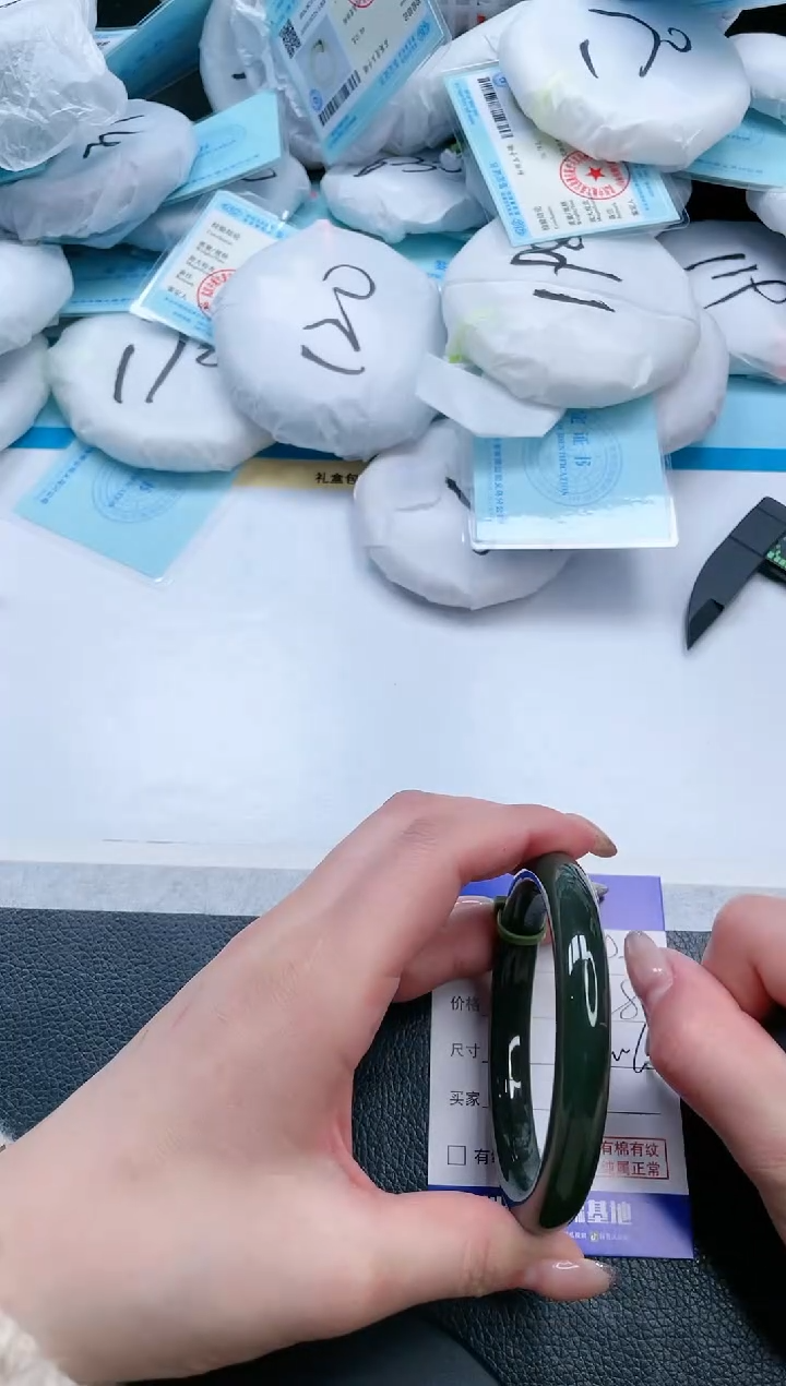 【闪购商品】和田玉手镯未镶嵌16V193-60