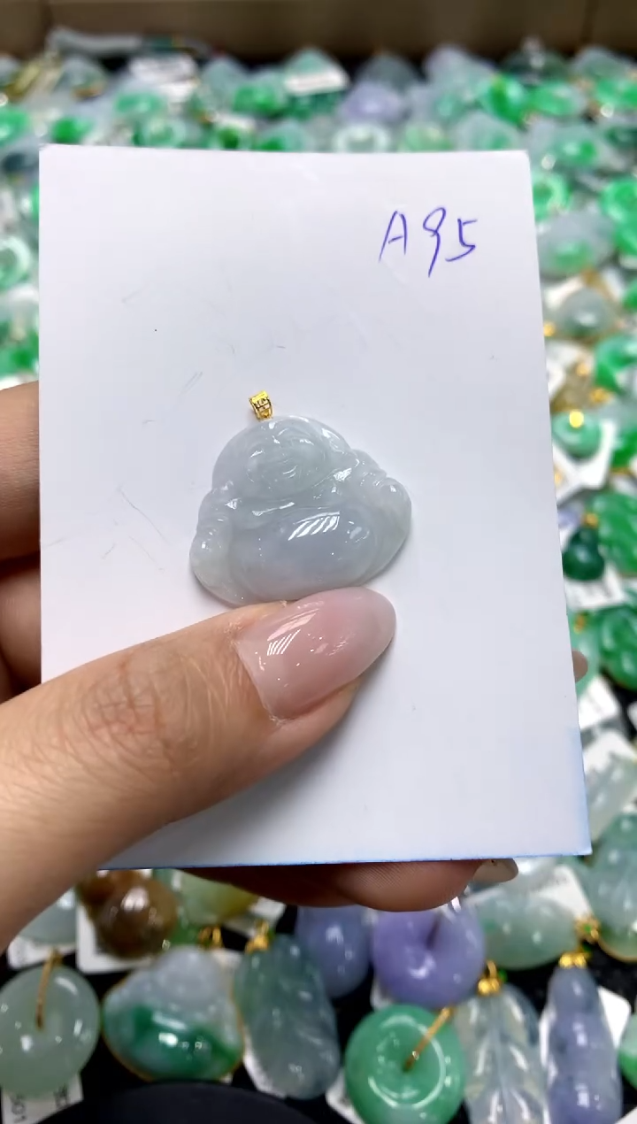 翡翠18K金镶嵌颈饰1111111111111111