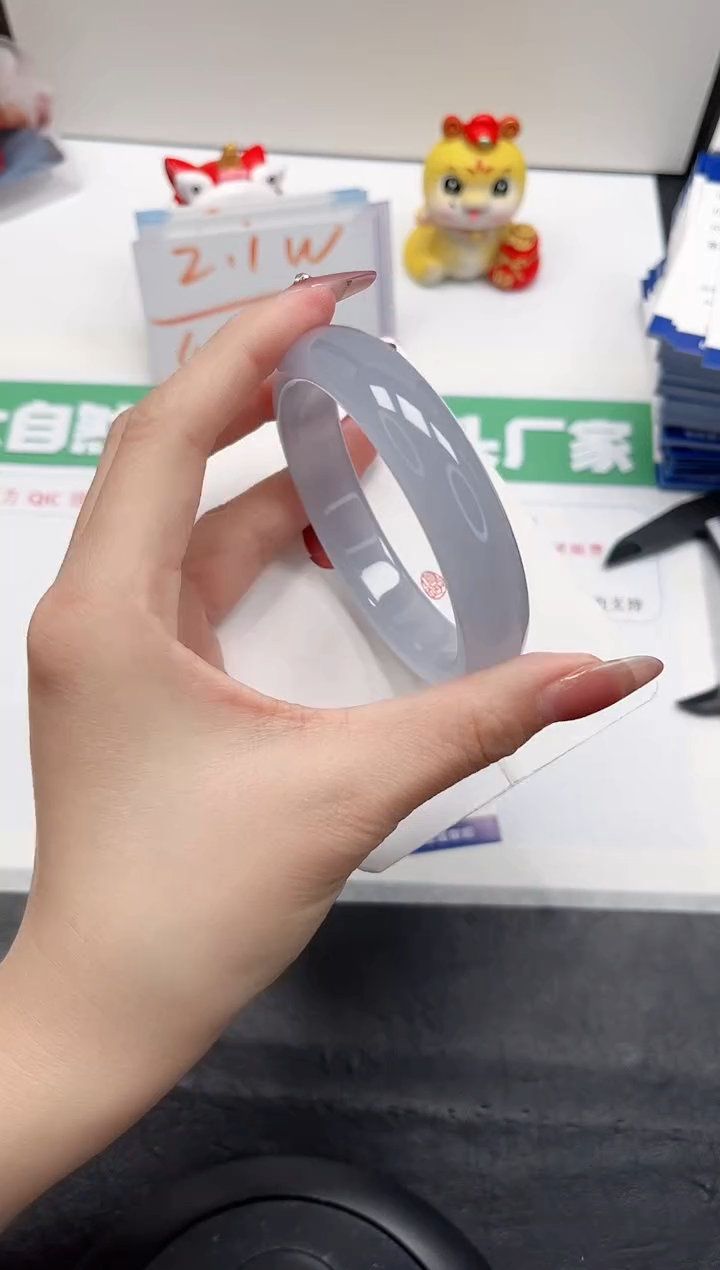 【闪购商品】石英质玉手镯未镶嵌299-61.7