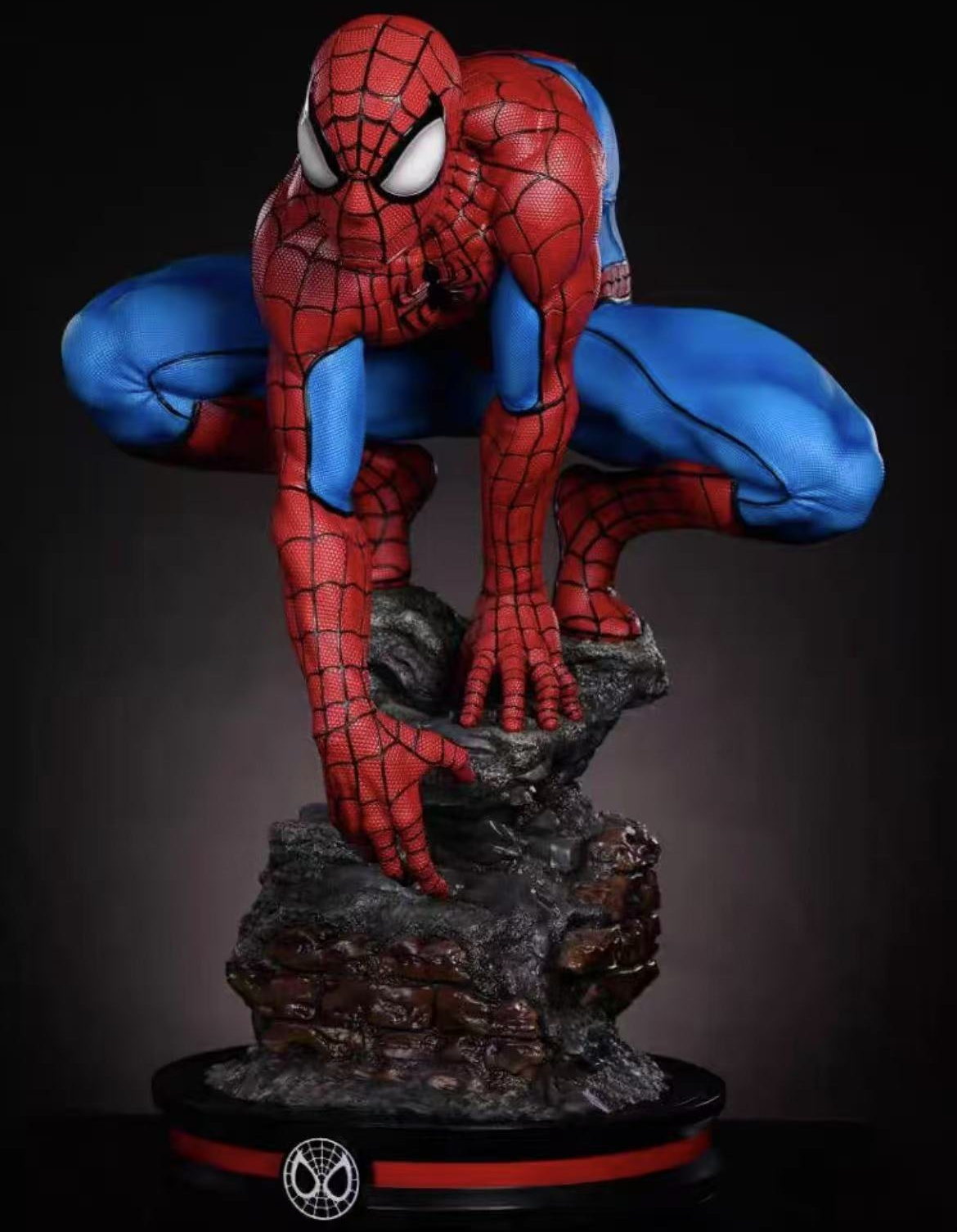 【源头工厂】1/4蹲姿蜘蛛侠全身像场景版手办桌面摆件高度39公分