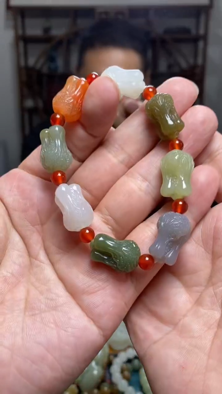 和田玉未镶嵌颈饰108