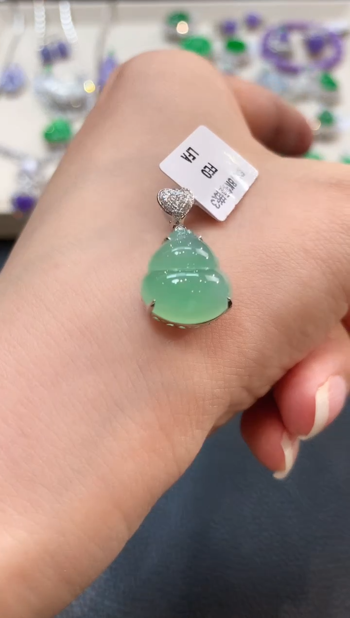 翡翠18K金镶嵌吊坠(不含链)m7春日珠宝