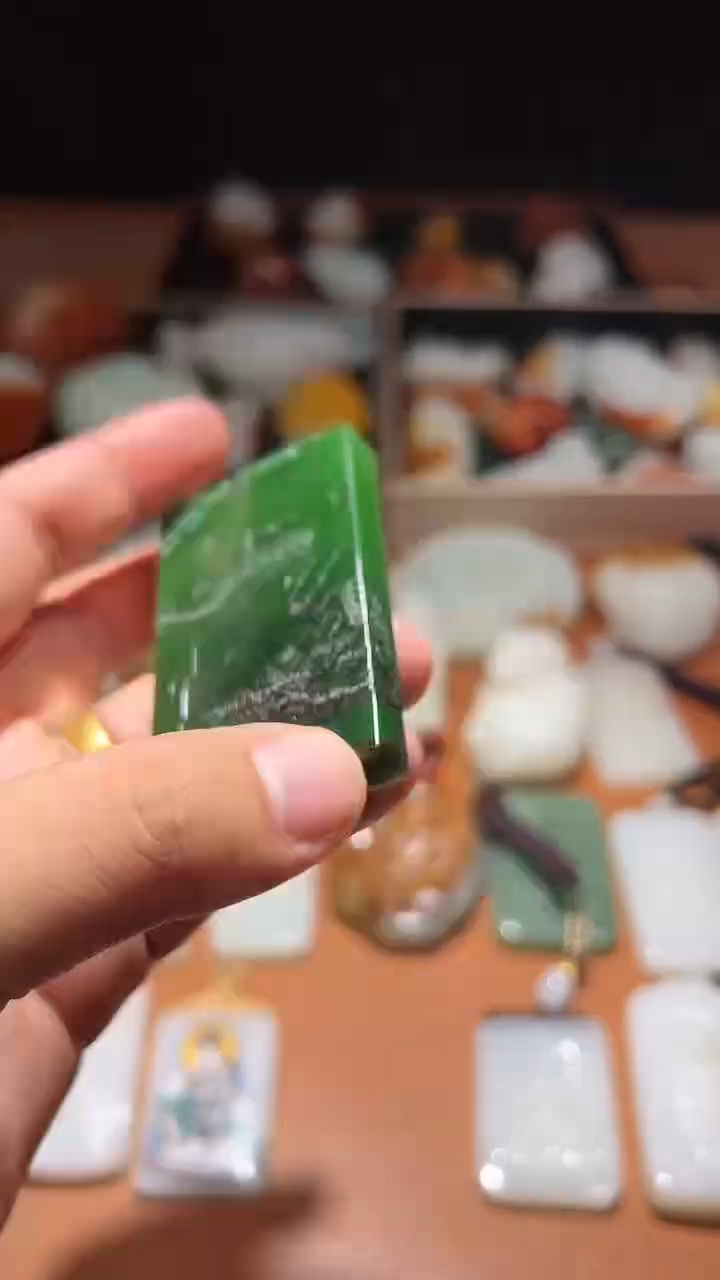 未镶嵌和田玉把件齐***。和田玉