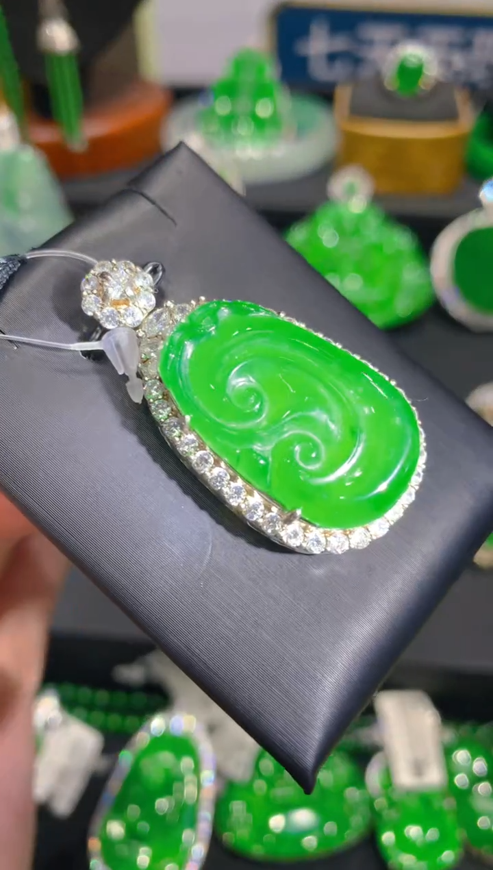 【闪购商品】翡翠颈饰银S925镶嵌45一季