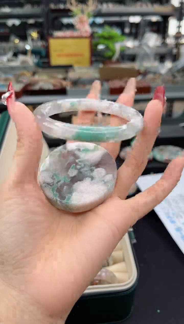 【闪购商品】石英质玉手镯未镶嵌59圈口（赠品镯心）3S901