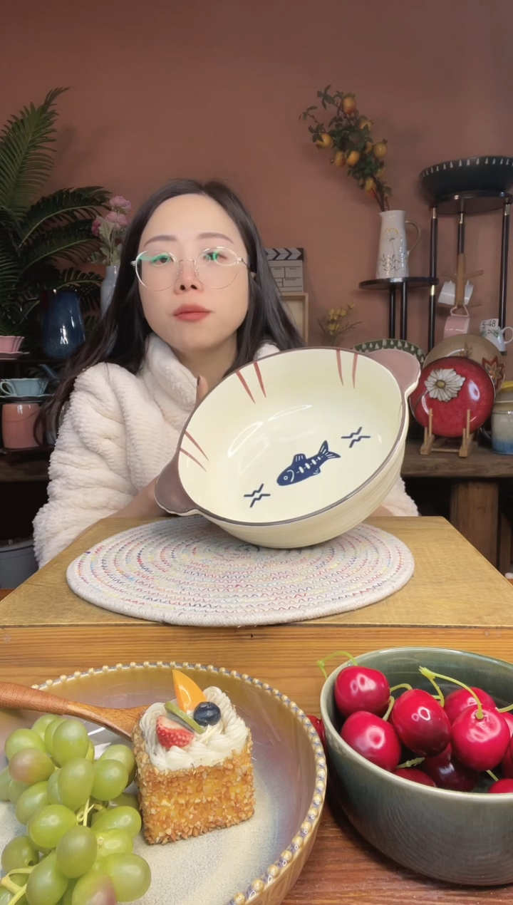 陶瓷9英寸手绘双耳汤碗 微瑕疵