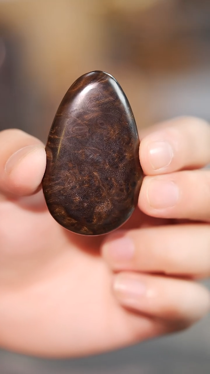 金丝楠076阴沉葡萄瘤水滴吊坠