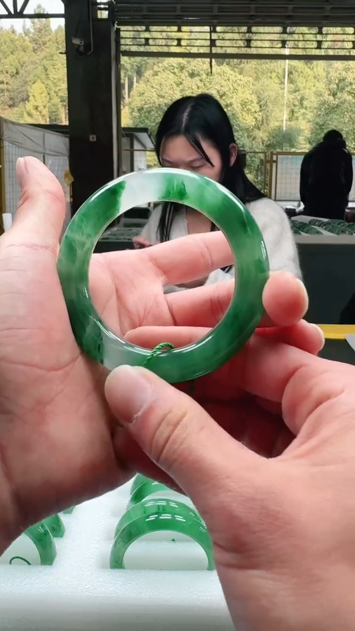 【闪购商品】石英质玉手镯未镶嵌1-天然非洲翠手镯