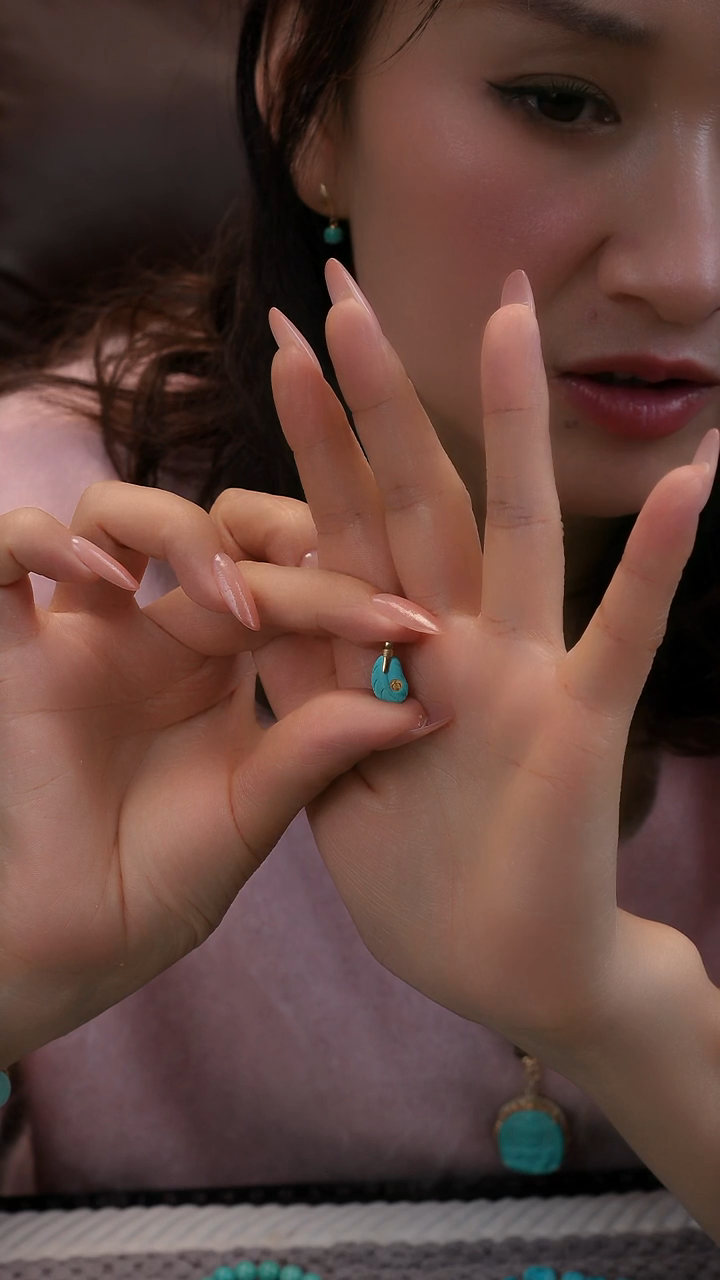 18K金镶嵌绿松石吊坠(不含链)橙*1111