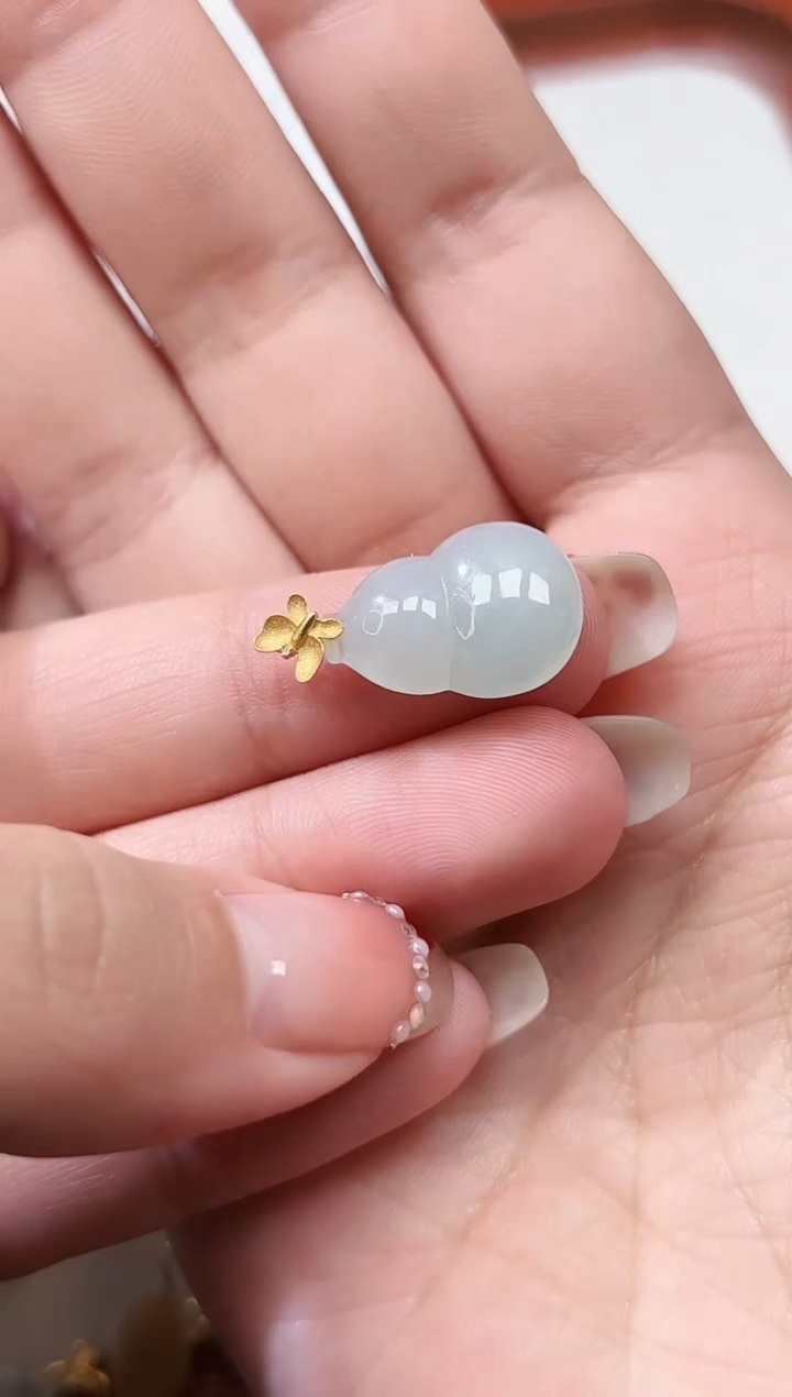 【闪购商品】翡翠颈饰18K金镶嵌33葫芦