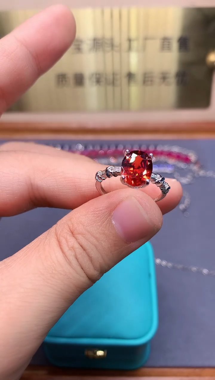 【闪购商品】石榴石戒指银S925镶嵌........