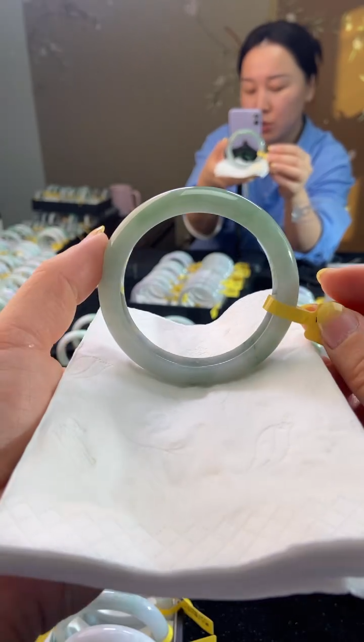 未镶嵌手镯翡翠56.9圈口d