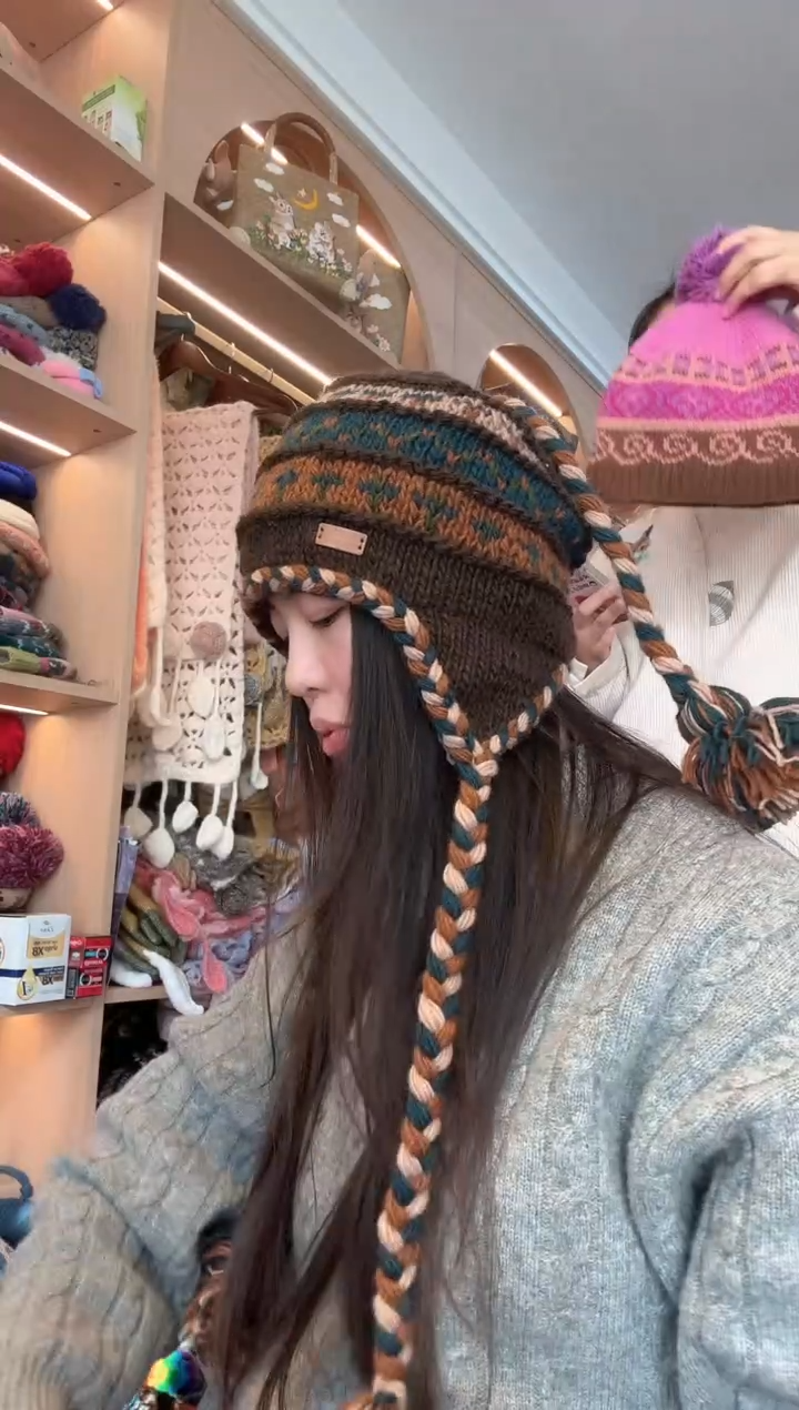羊毛咖色大辫子护耳帽