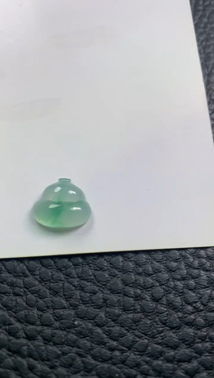 【闪购商品】翡翠颈饰未镶嵌葫芦