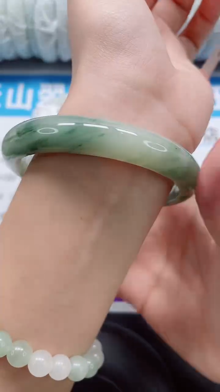 未镶嵌手镯石英质玉260-62/63