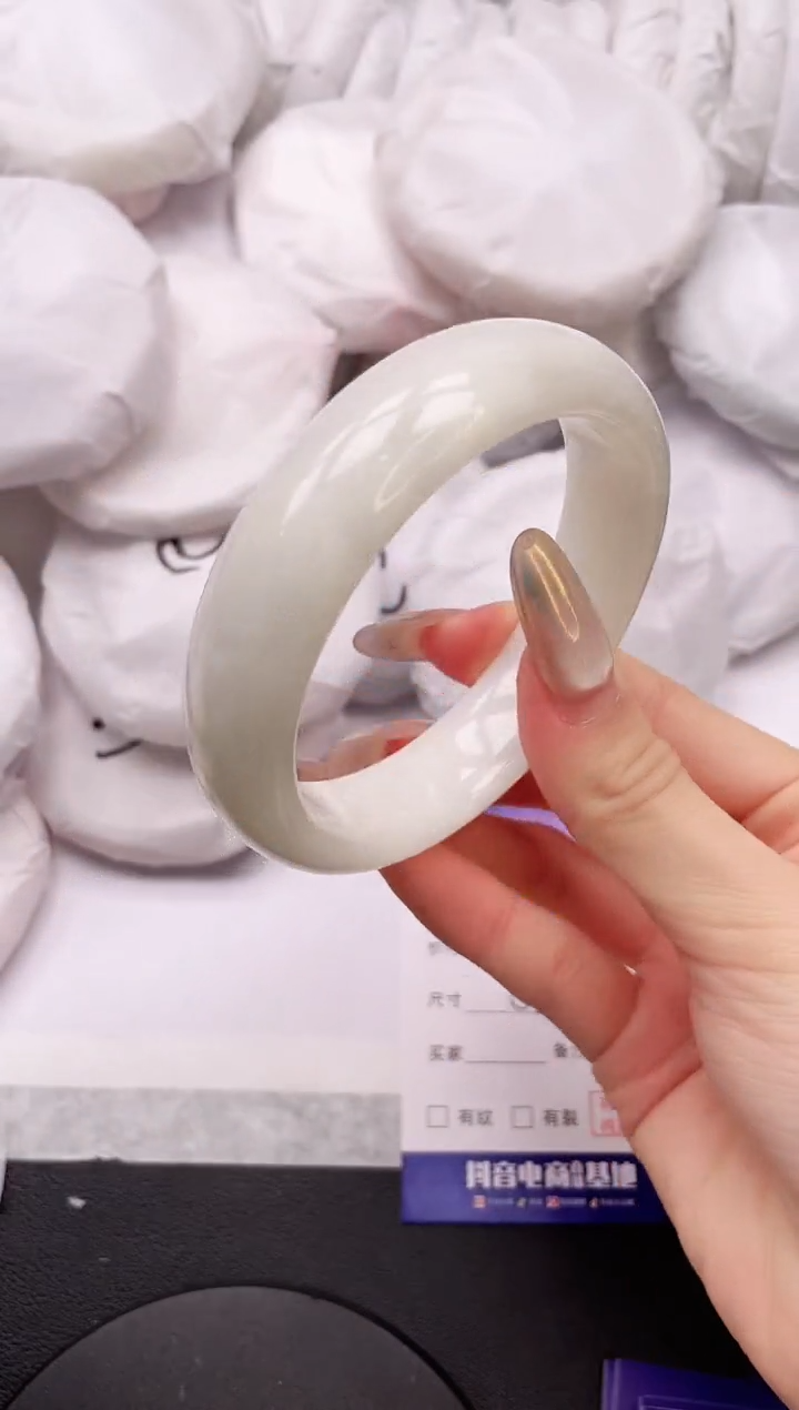 【闪购商品】和田玉手镯未镶嵌4K66-62