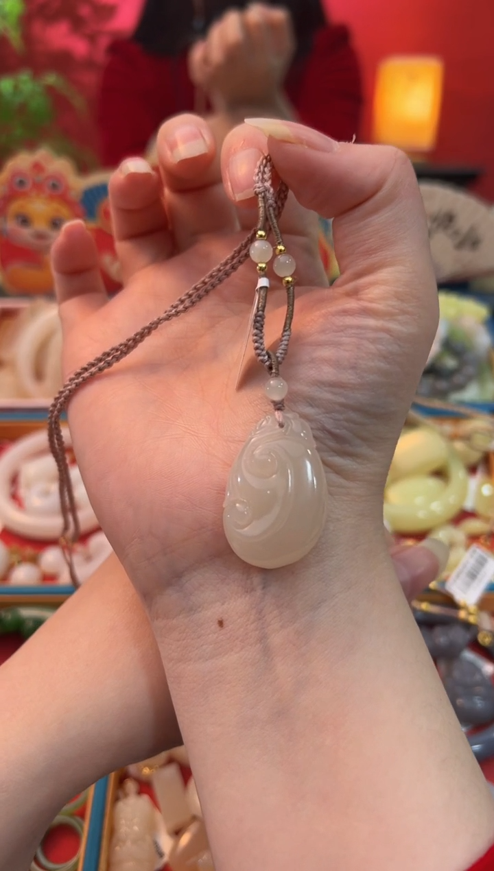 【闪购商品】和田玉吊坠未镶嵌藕粉古风如意