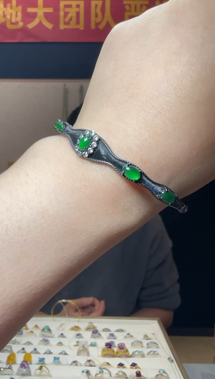 【闪购商品】翡翠手镯银S925镶嵌危料翡翠5颗蛋面翡翠手镯