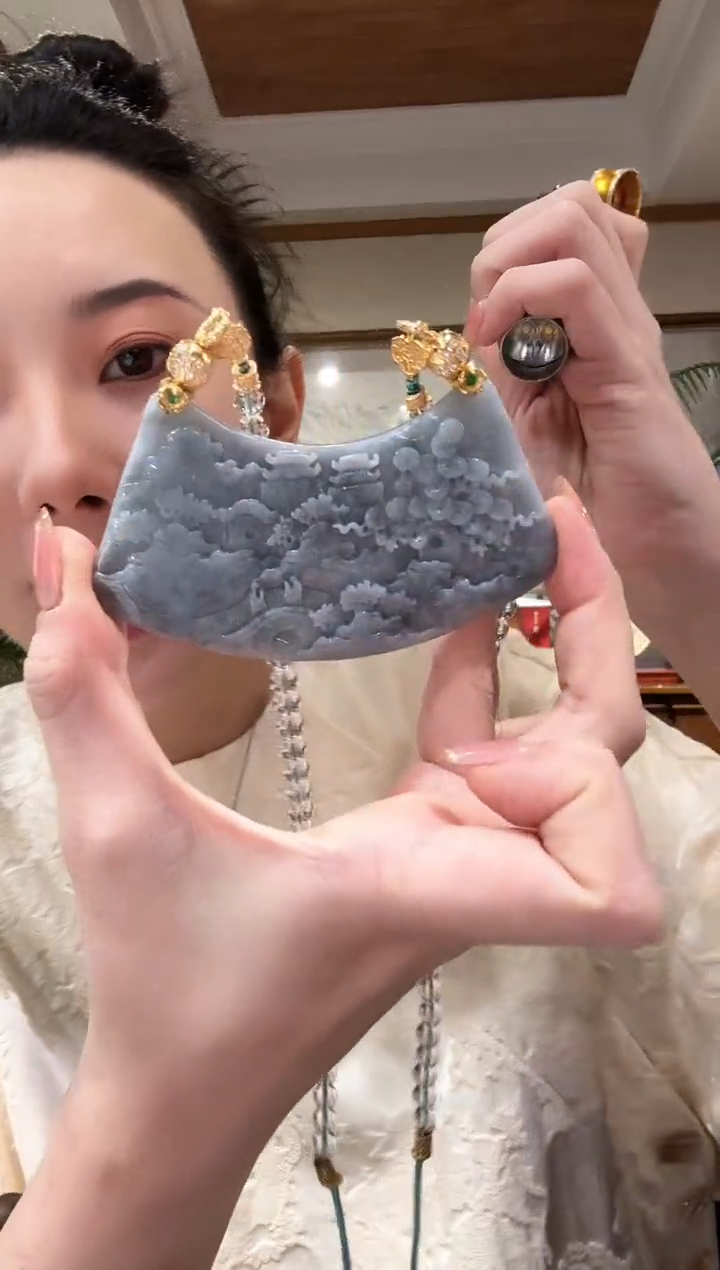 翡翠未镶嵌颈饰国风