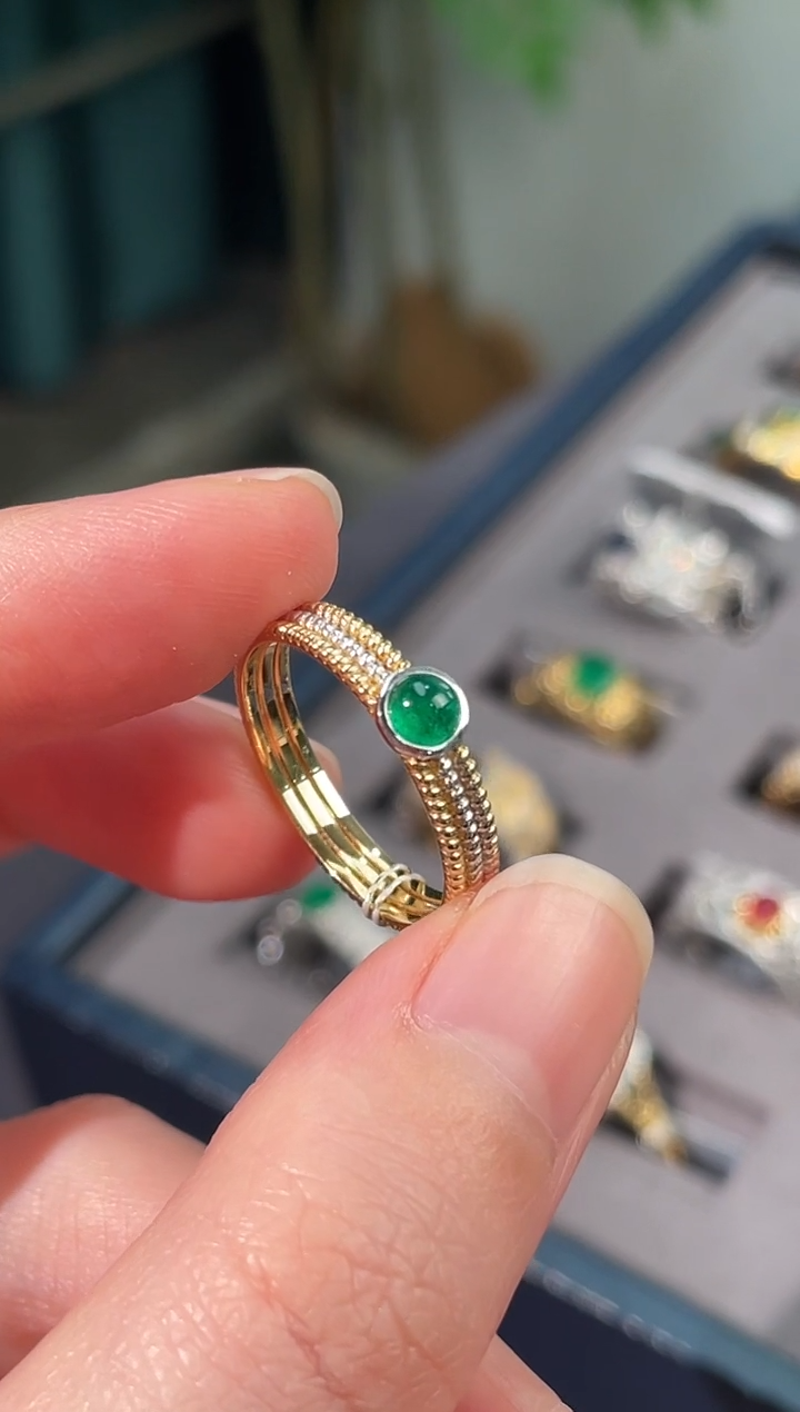 【闪购商品】祖母绿戒指18K金镶嵌0.28ct