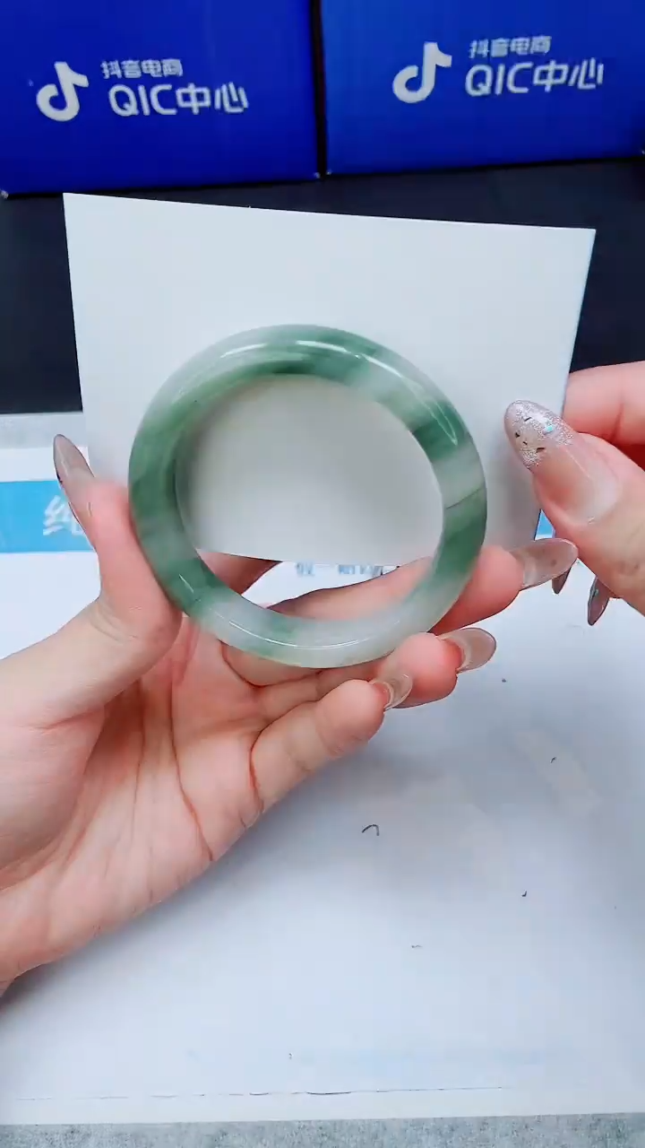 未镶嵌手镯石英质玉A52-55.2