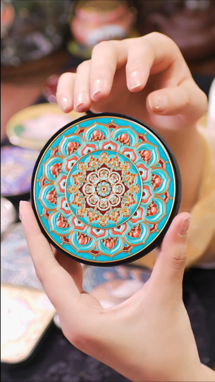 壹藏贰宝盛光图案杯垫一片