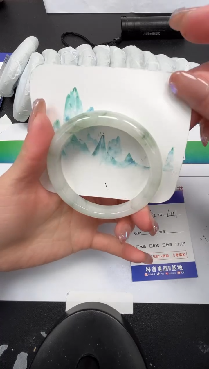 【闪购商品】石英质玉手镯未镶嵌270-60.1