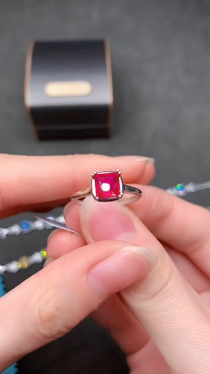 【闪购商品】红宝石戒指银S925镶嵌......