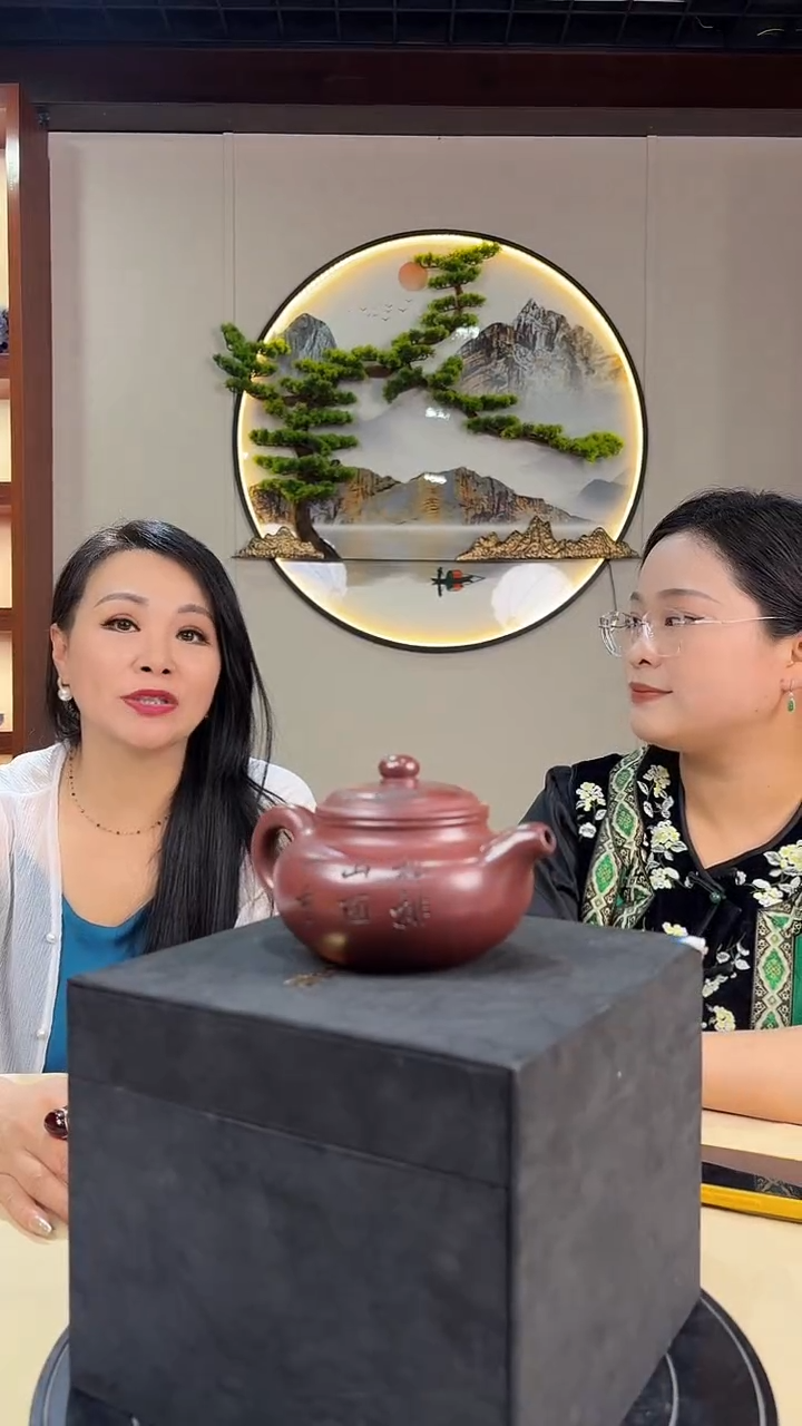 茶壶紫砂D14/馆藏黄龍山紫砂壶——————