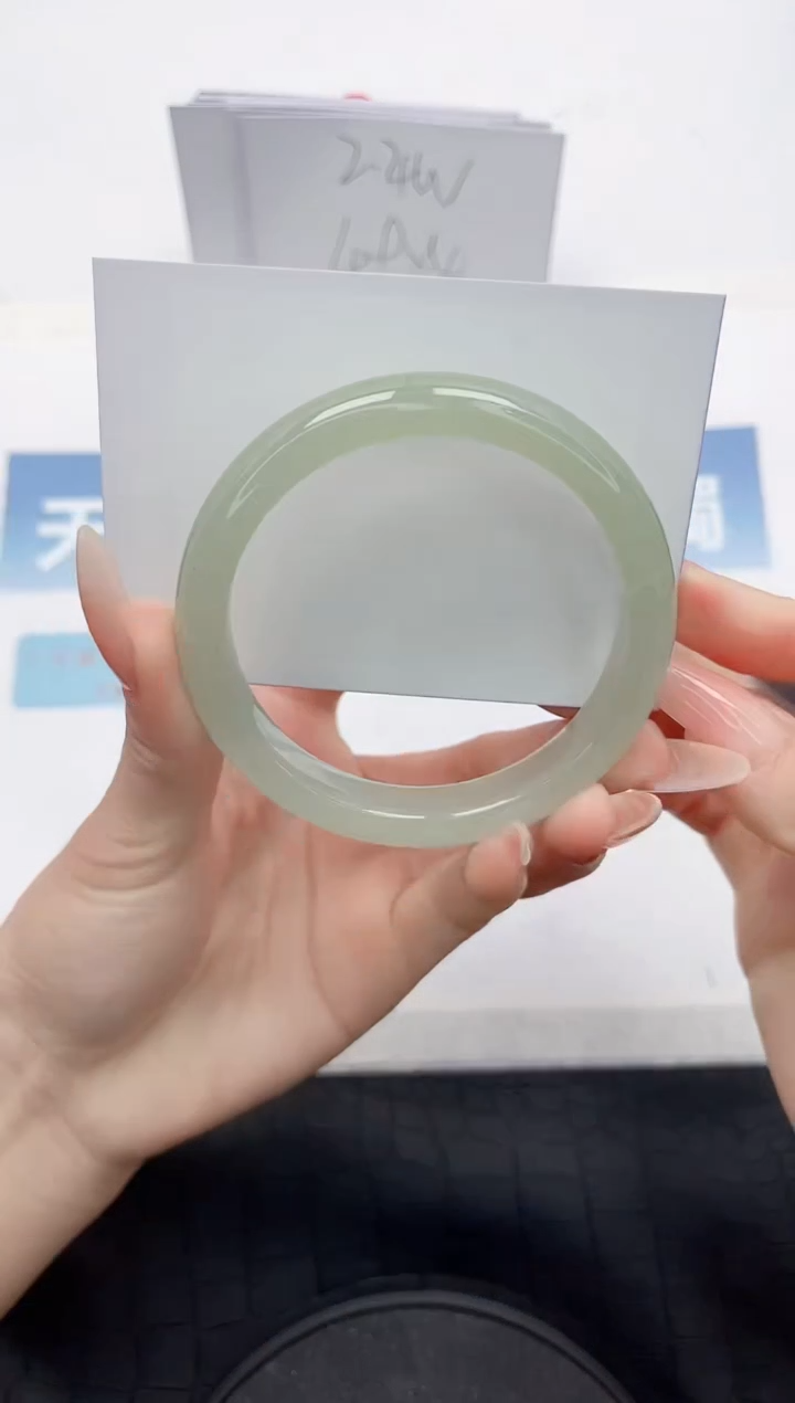 【闪购商品】石英质玉手镯未镶嵌L247-58.3