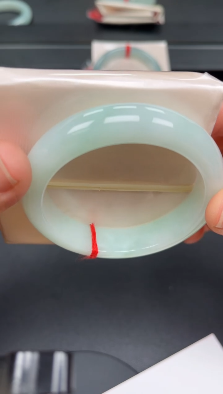 未镶嵌手镯翡翠多人