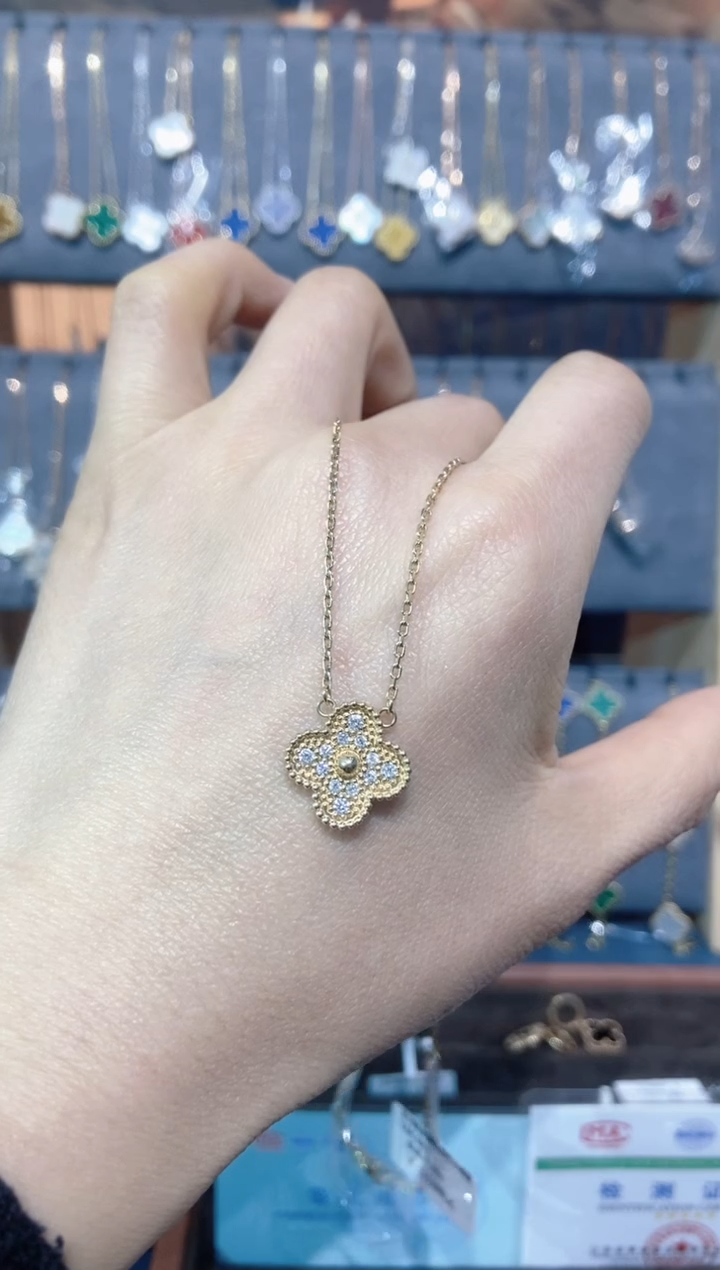 套链18K金镶嵌钻石星*钻石K黄