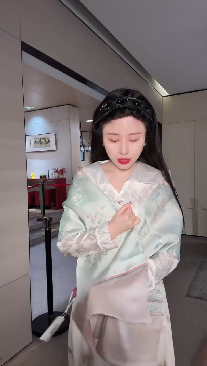 春山茂 织锦围巾（月白）