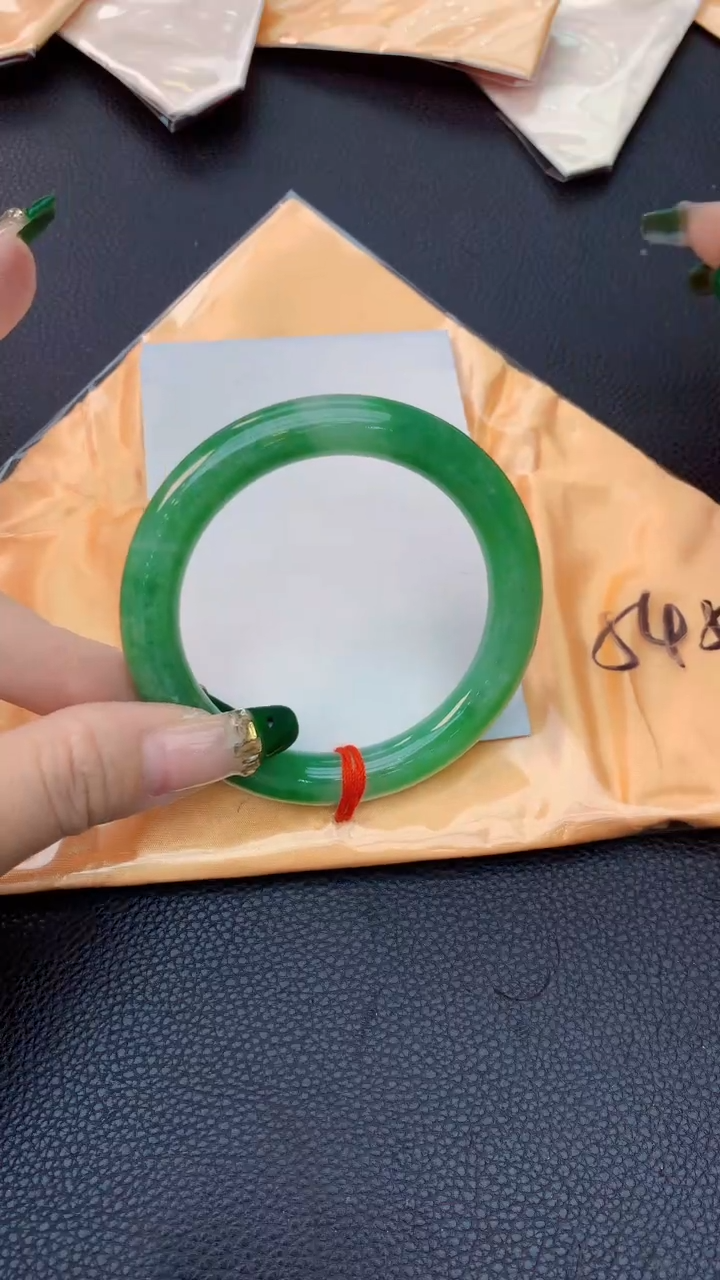 翡翠手镯未镶嵌0634298561