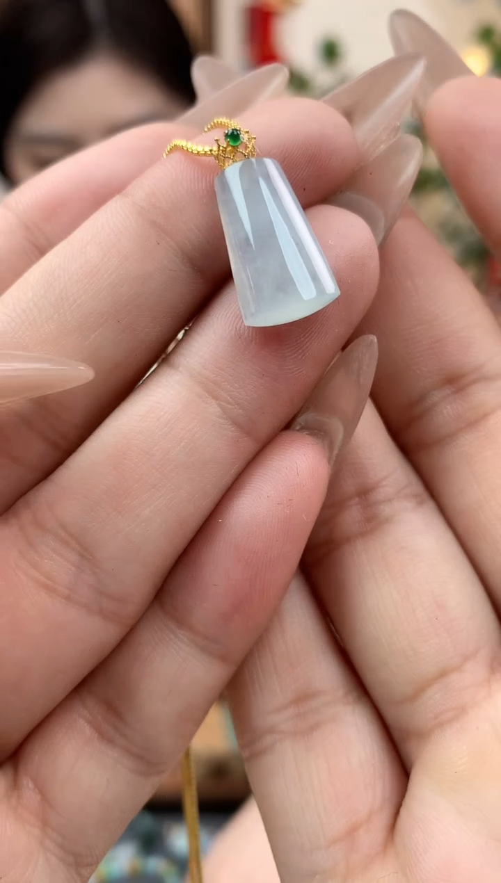 【闪购商品】翡翠吊坠(不含链)18K金镶嵌无事牌