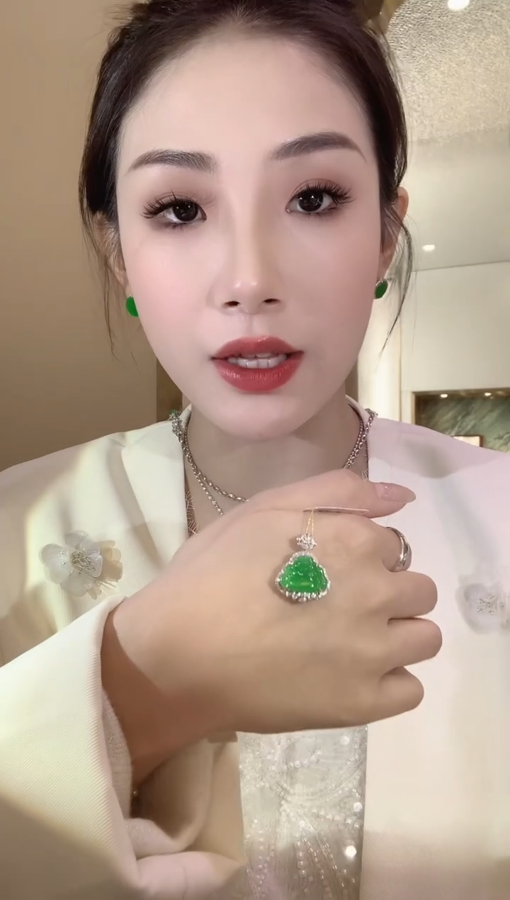 【闪购商品】翡翠吊坠(不含链)18K金镶嵌A12