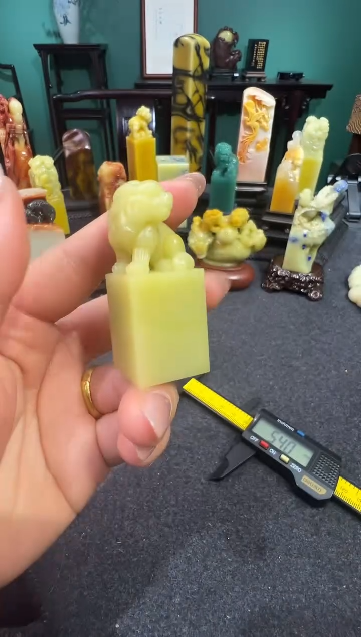 【闪购商品】青田石封门青瑞兽钮