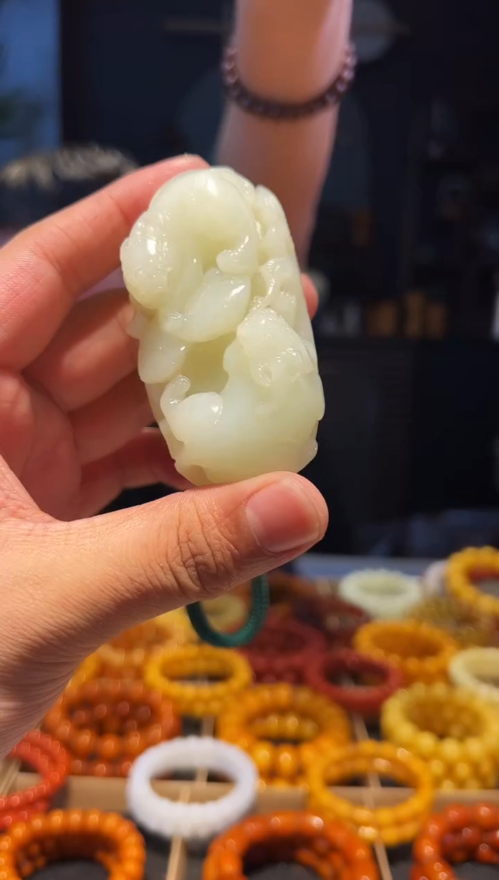 未镶嵌手链和田玉挂件
