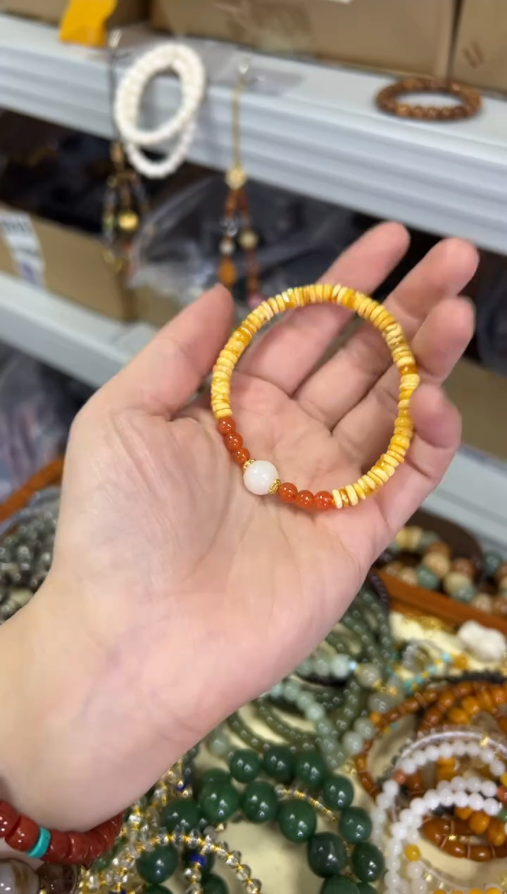 【闪购商品】蜜蜡手链未镶嵌妖花白蜜蜡蝶珠款手链[650]