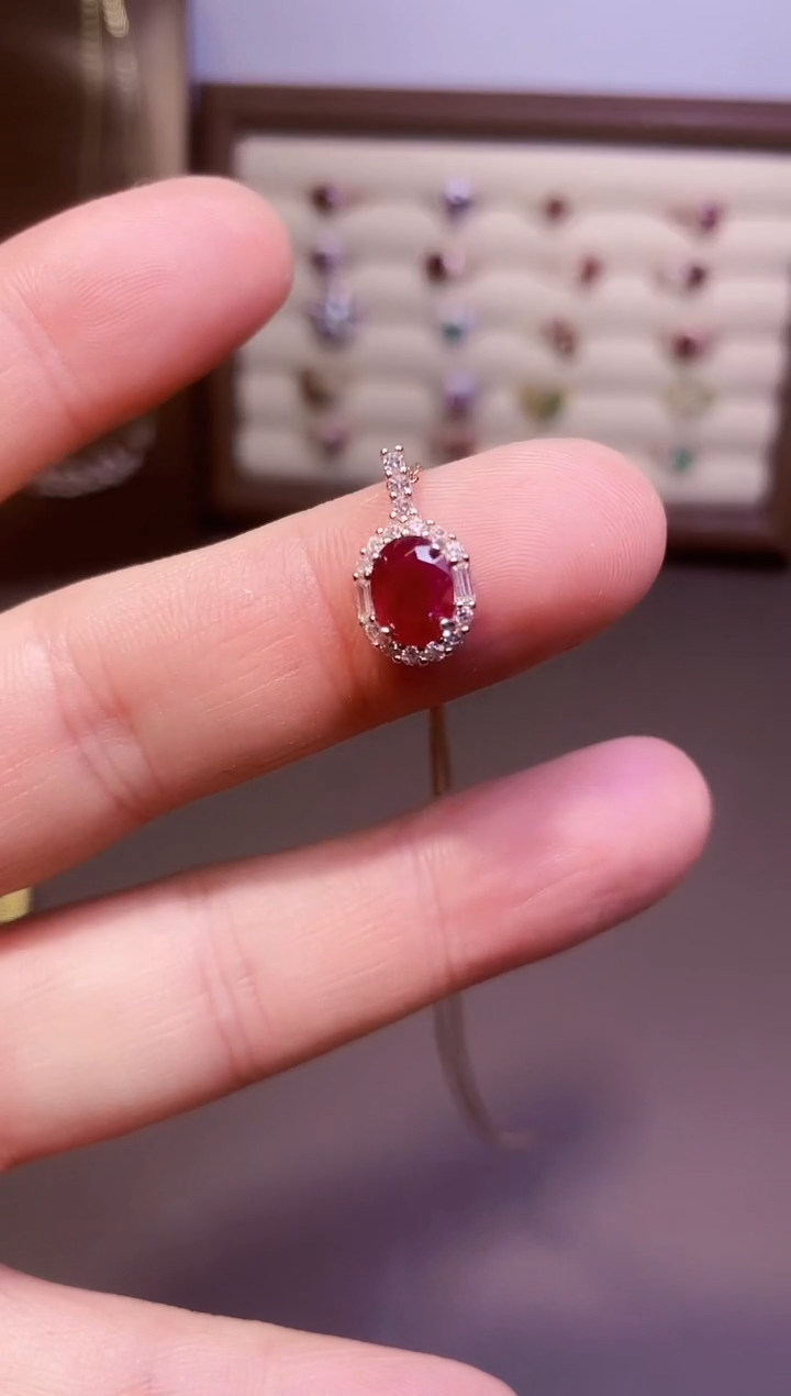 【闪购商品】红宝石吊坠(赠链)银S925镶嵌一条