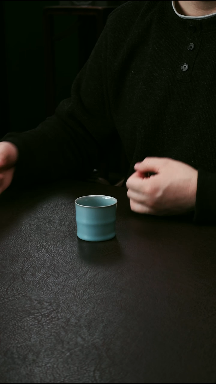 其他天蓝釉微瑕小竹节杯25