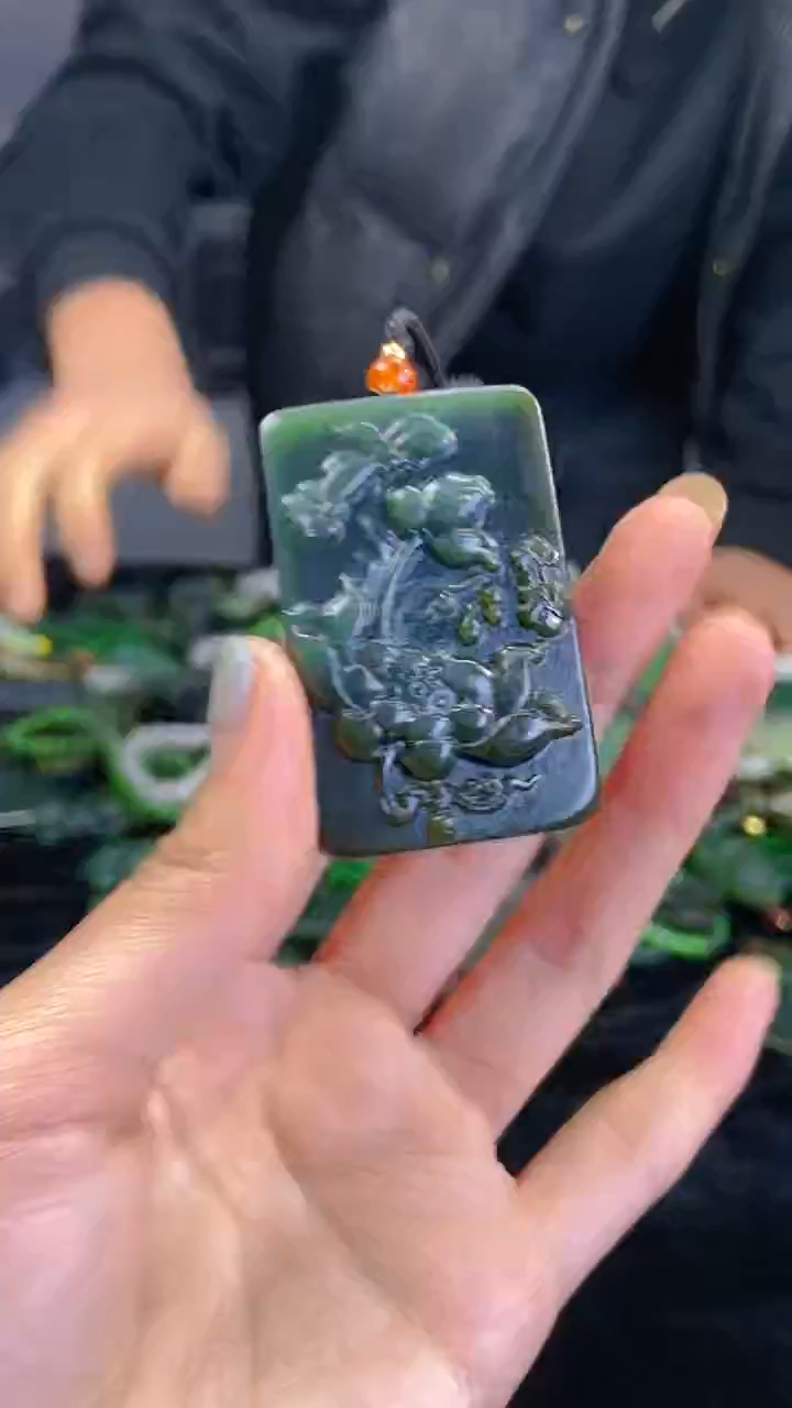 颈饰未镶嵌和田玉1